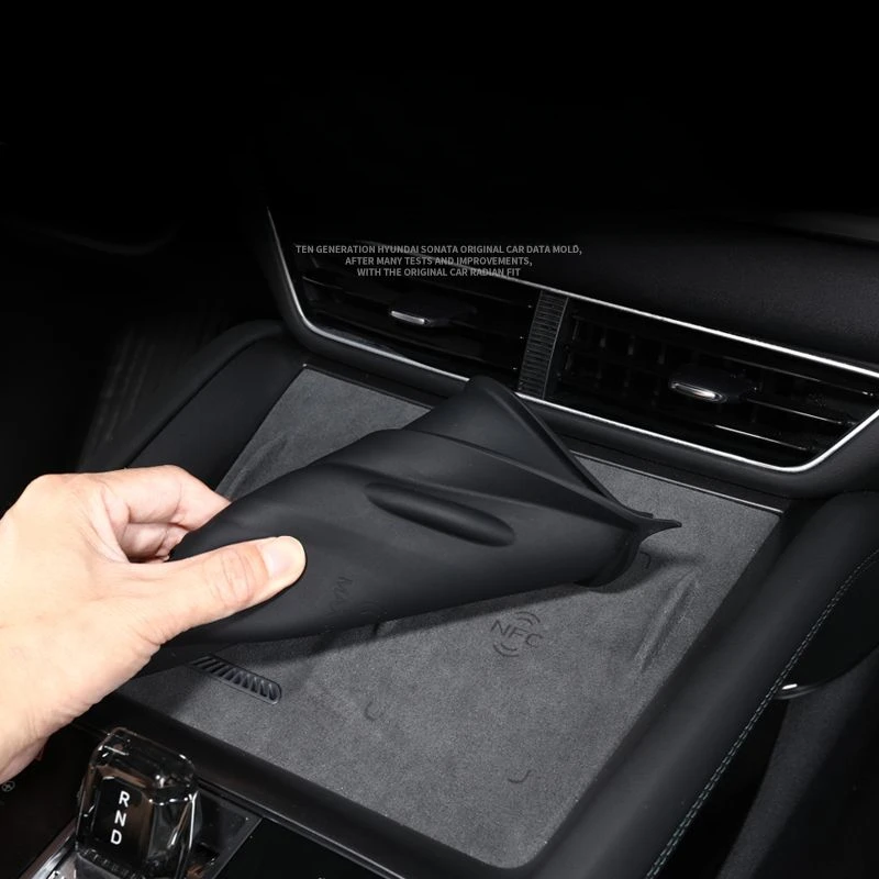 Für BYD Sealion 7 2024 2025 Auto-Styling Kabelloses Lade-Silikon-Schutzpad Mittelkonsole Rutschfestes Pad Auto-Zubehör – Detail 3
