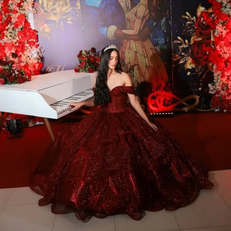 

Simple Shiny Red Quinceanera Dresses off-shoulder Glitter Decal Lace Layering Long tail Vestido De 15 Quinceanera Customize