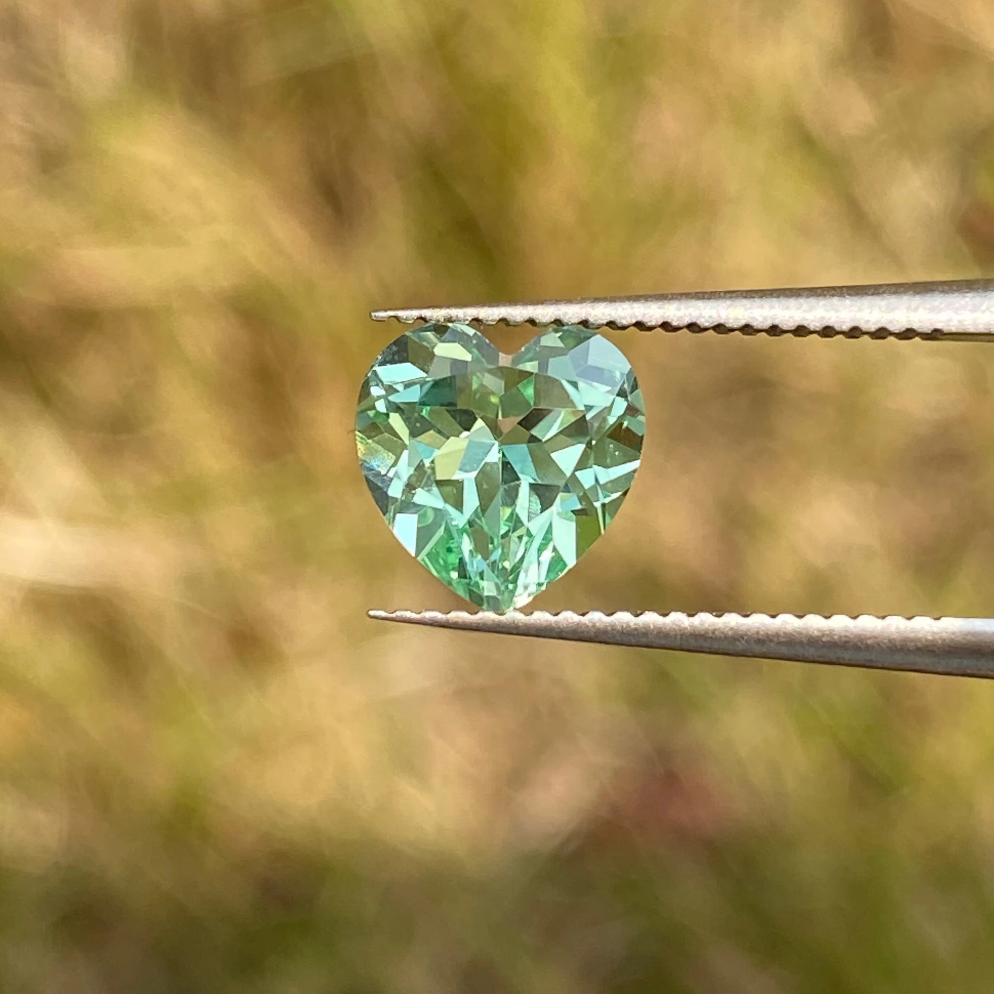 Eme jewe  Lab Grown Sapphire  light green Heart Cut  For Charms Advanced Jewelry Making Materials With AGL Certificate
