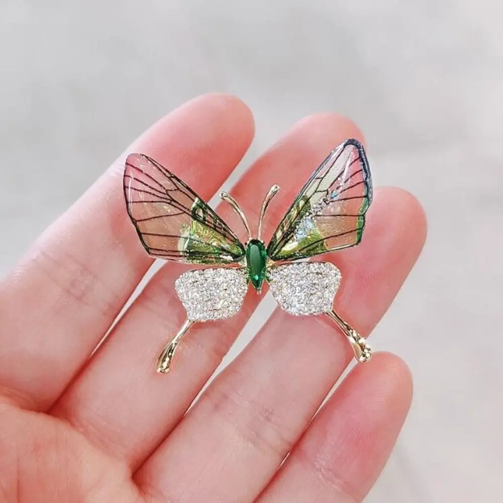 Elegant Butterfly Rhinestone Brooch Transparent Acrylic Crystal Brooch Sweater Coat Collar Pin Luxury Women Clothing Accessories