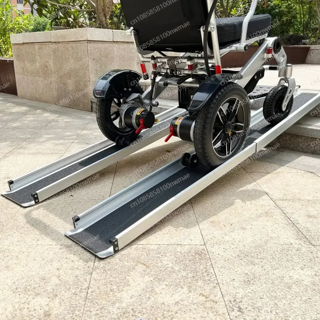 Aluminum alloy telescopic wheelchair ramp, portable barrier-free ramp board, climbing board