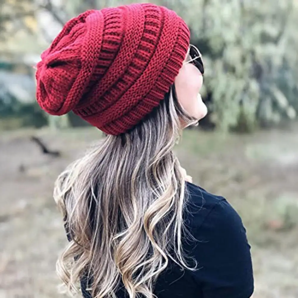قبعة شتوية نسائية محبوكة قبعة كبيرة الحجم قبعة نسائية متماسكة مريحة مع بطانة من الساتان للأنشطة الشتوية الخارجية سميكة لركوب الخيل