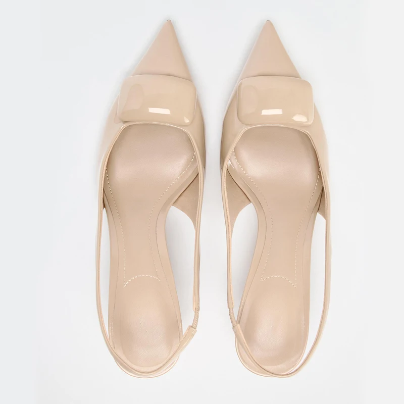 أحذية نسائية صيفية عصرية جديدة، صنادل أنيقة بكعب عالٍ ومقدمة مدببة مفتوحة، بتأثير الجلد المطلي البيج