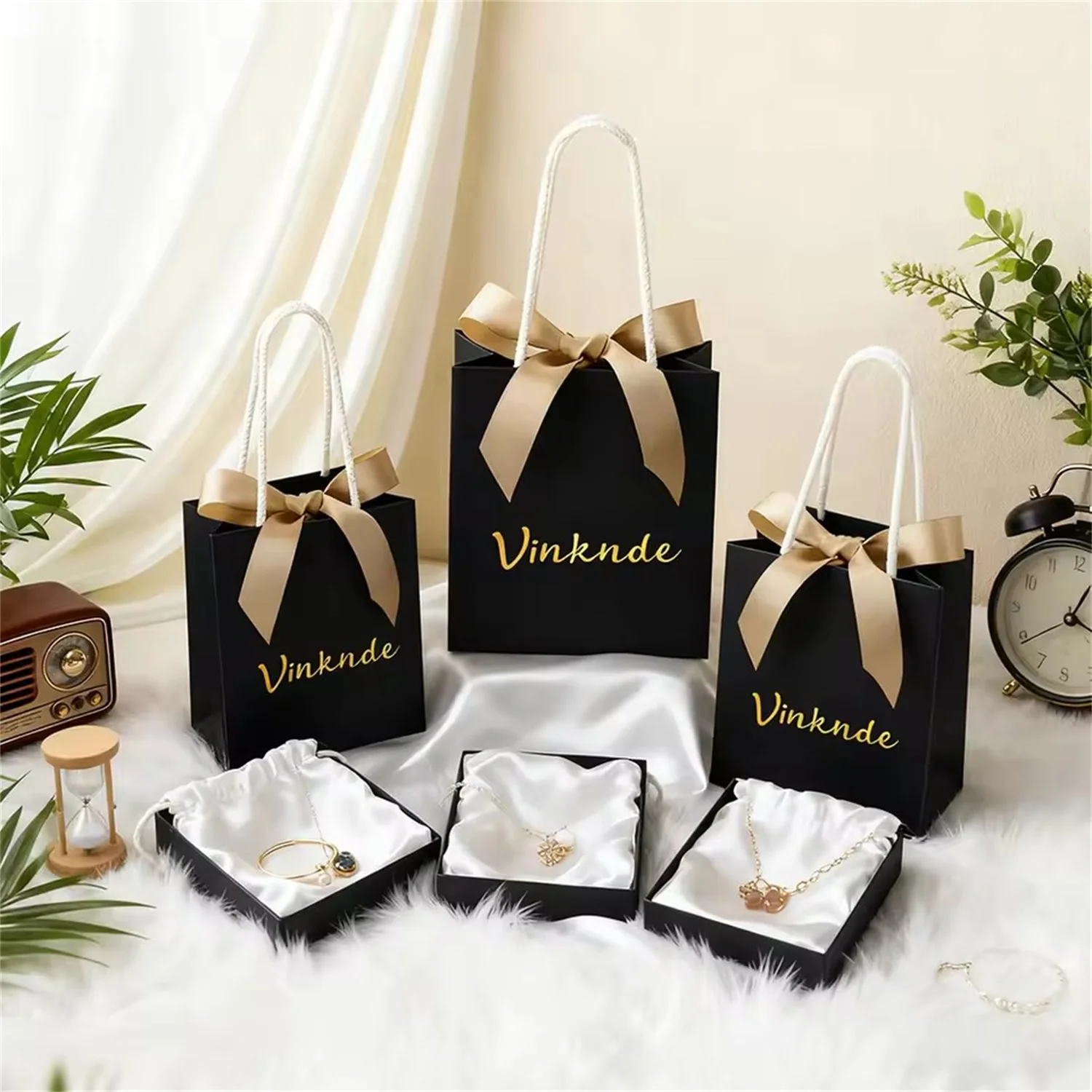 

Luxury Custom Logo Black Kraft Paper Gift Tote Bag for Jewelry Personalized Wedding Baby Shower Shopping Packaging Carry Bags