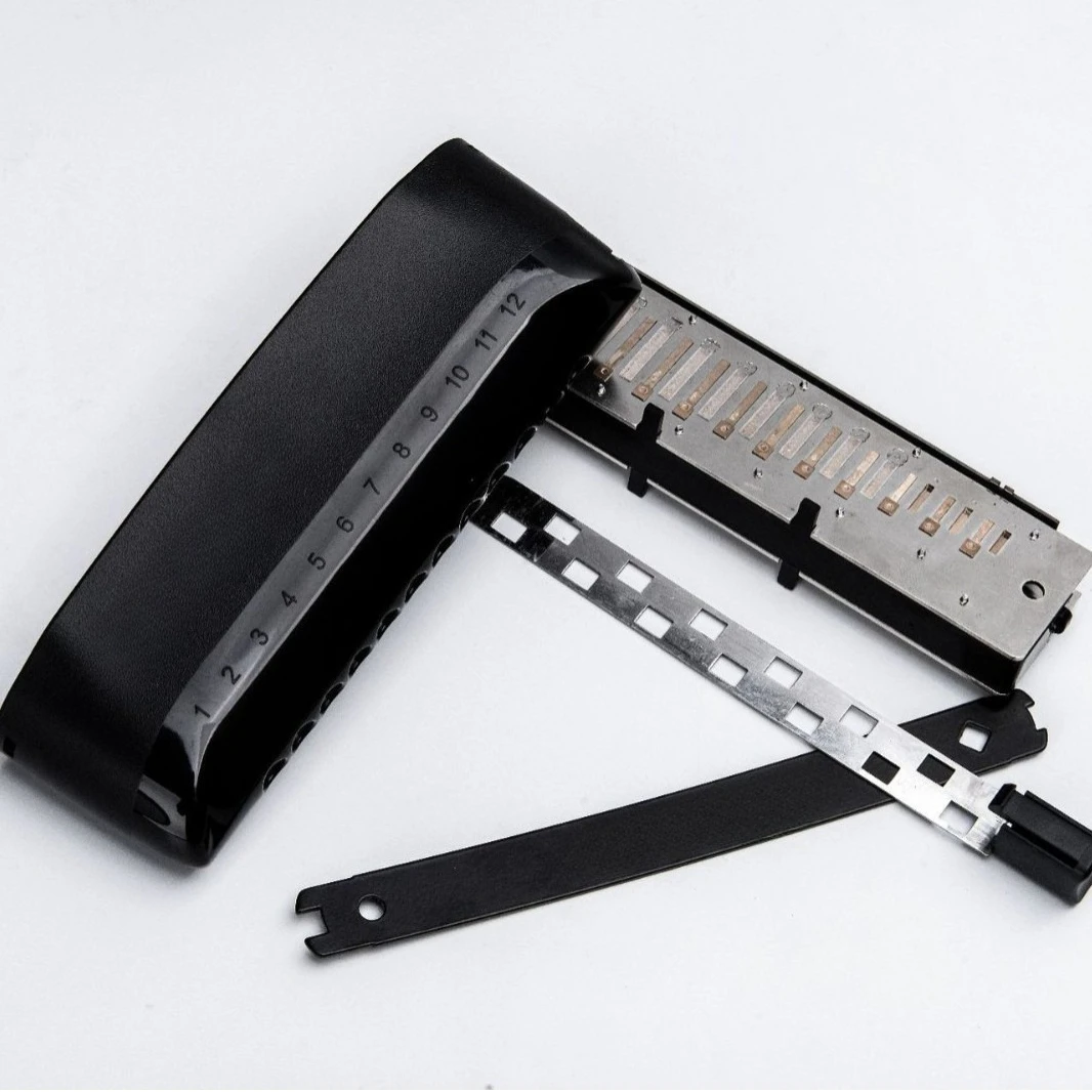 12 Hole Chromatic Harmonica Simple Design 12-Note Half Tone for Beginners, Professional Musical Instrument