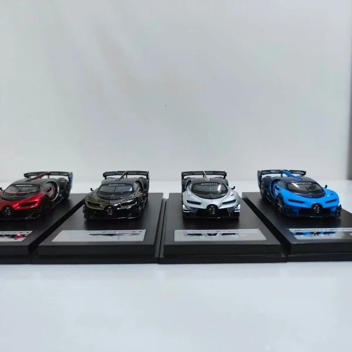 

Коллекционная модель автомобиля Bugatti Vision GT из сплава, масштаб 1:64, MJ