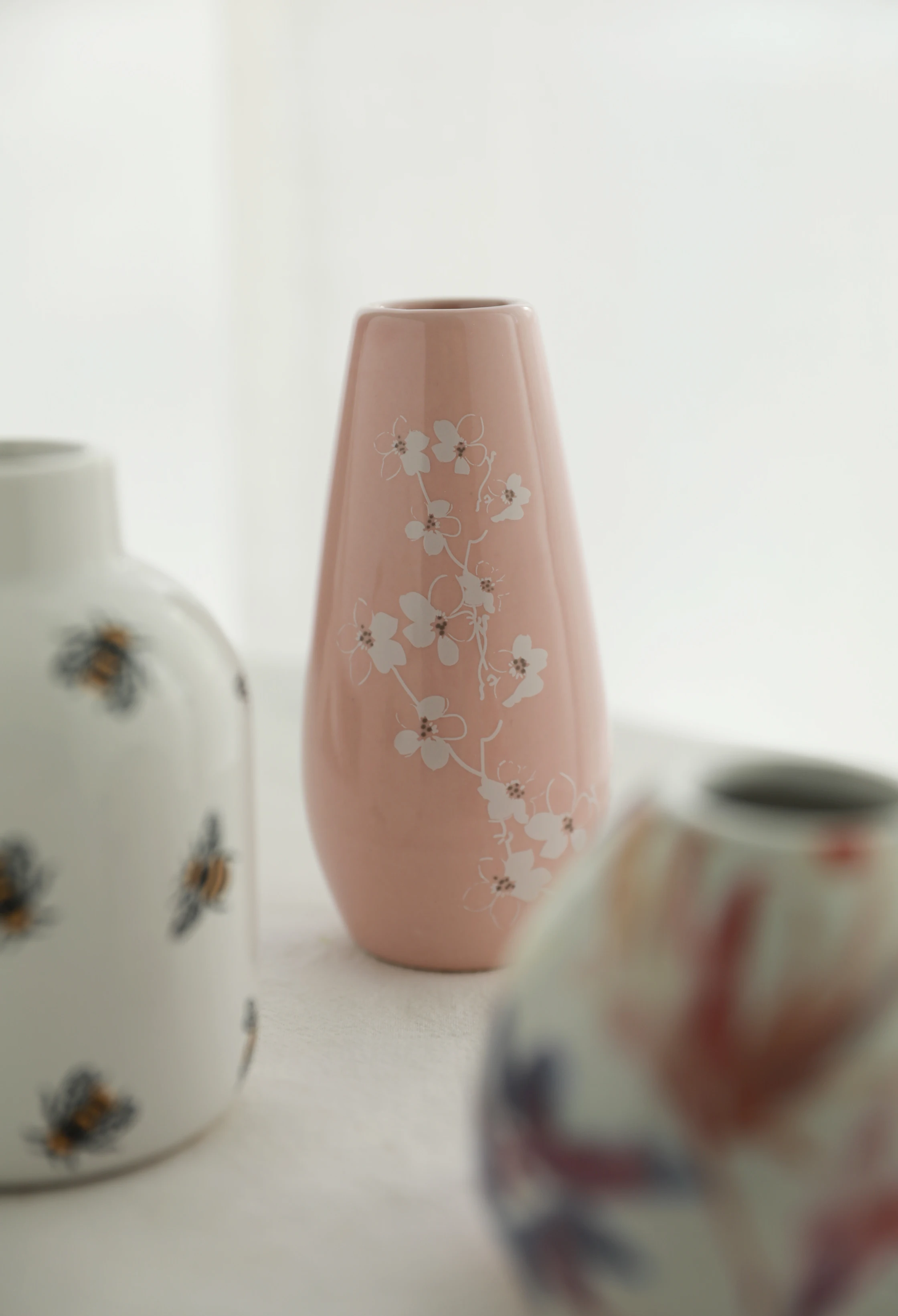 

Three in A Group in The Spring Breeze, Ceramic Flower Vases, Aromatherapy Bottle Decorations