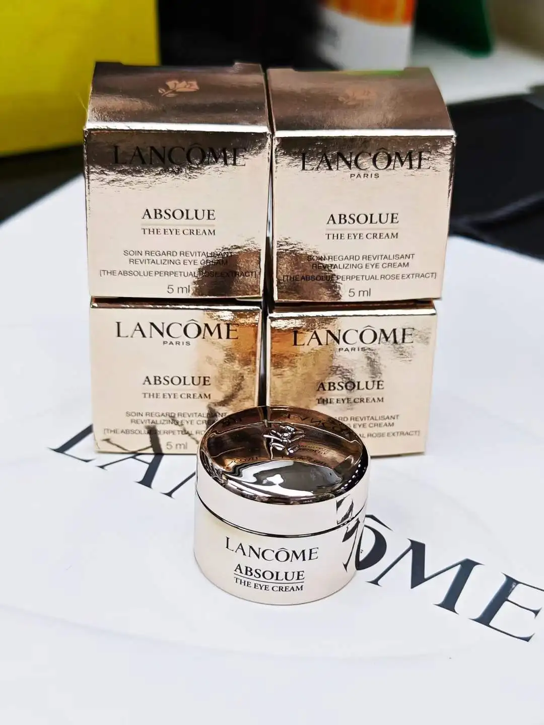 Lancome Crema Revitalizante para el Contorno de Ojos Absolue para Mujer 5ml