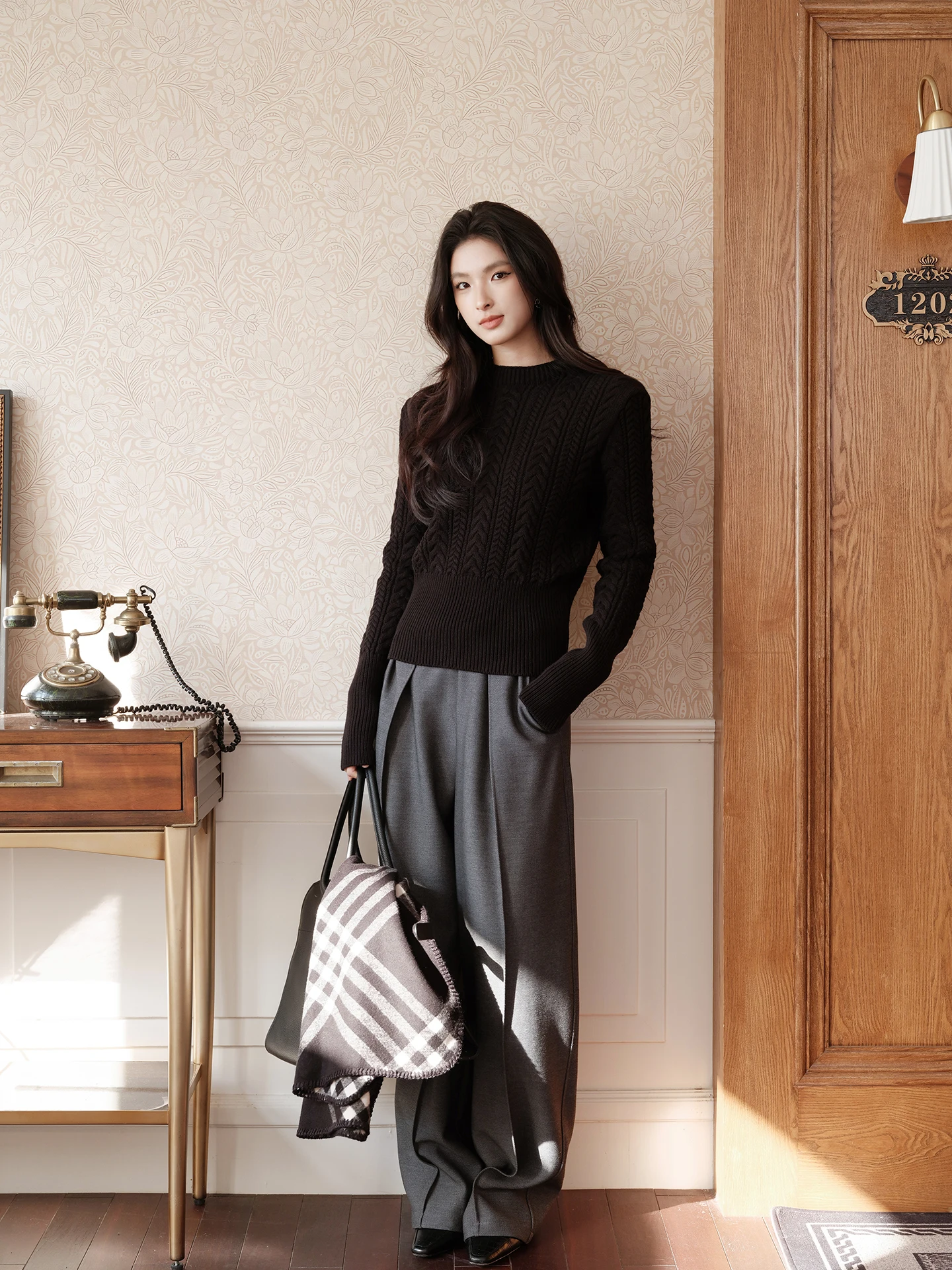 

Женский свитер Bla Sweater FT GUOGE: Теплый, облегающий, осенне-зимний, новинка, винтажный, для повседневной носки, с длинным рукавом, круглый вырез