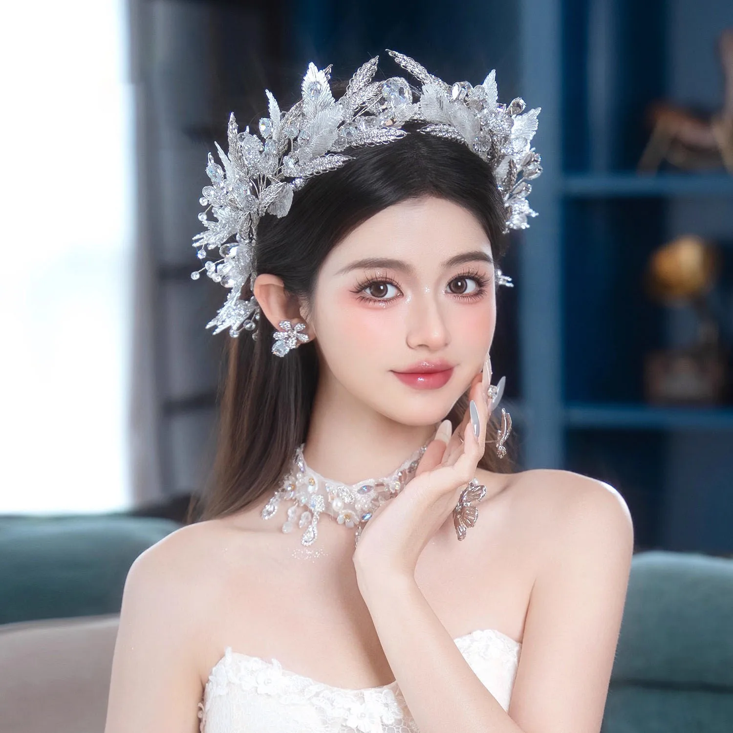 

Handmade Korean Sweet Luxury Zircon Alloy Exquisite Hair Crown Bridal Wedding Makeup High-end Fashion Accessories