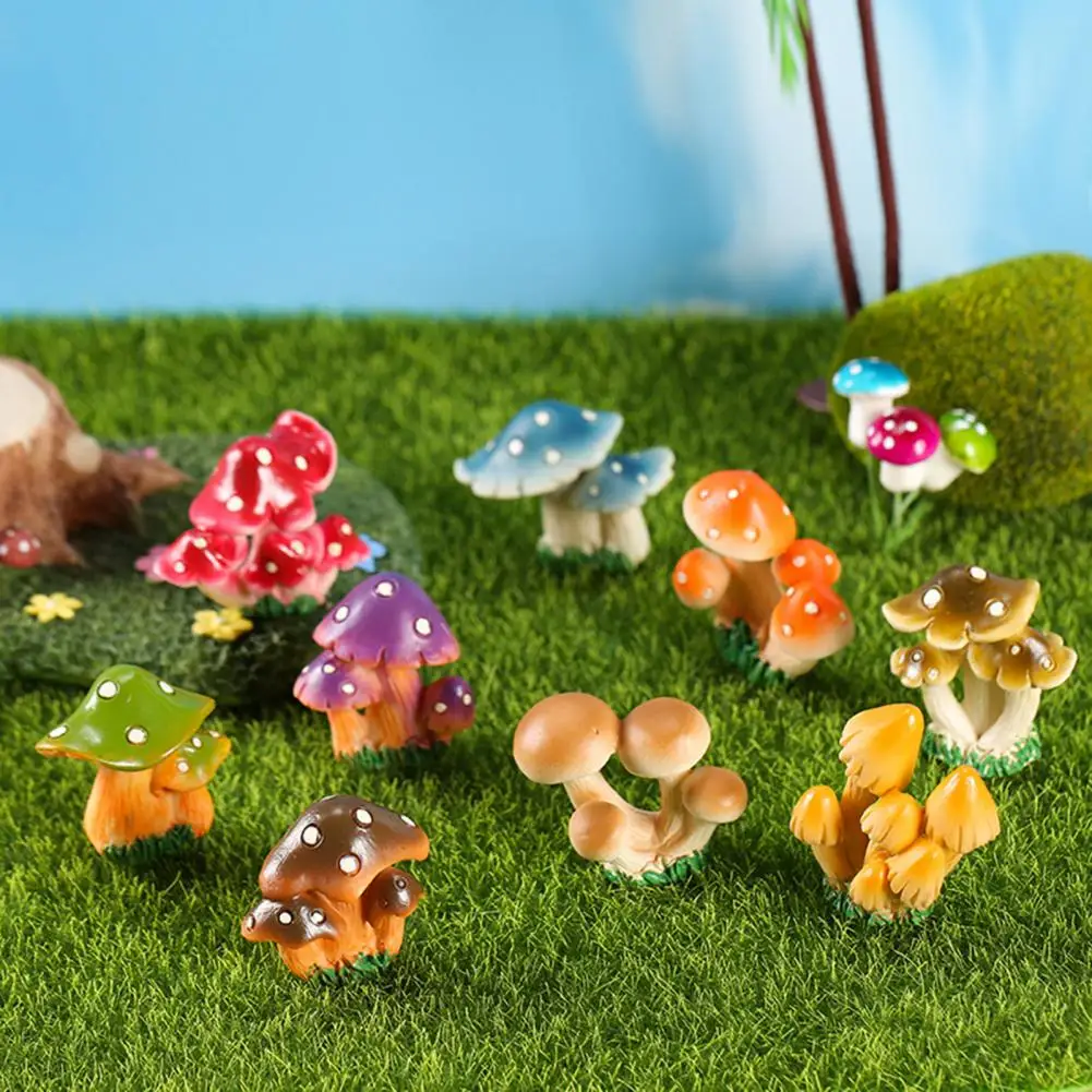 Miniature Statue Mushroom Decoration Mini Resin Mushroom Figurine Tiny Bonsai Craft Decoration Small Lawn Fairy for Indoor