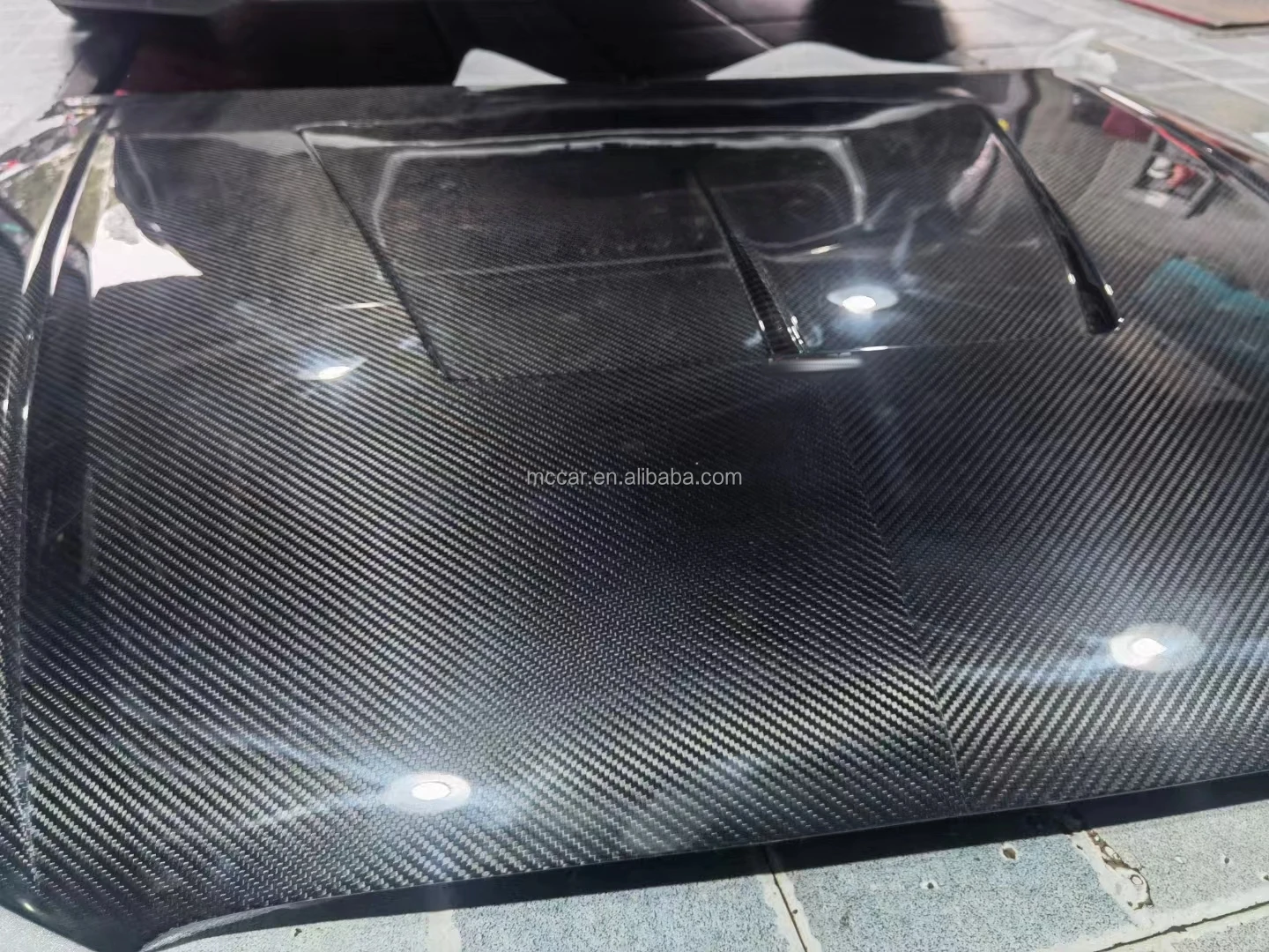 غطاء محرك السيارة خفيف الوزن من ألياف الكربون الجافة لسيارة أودي RS3 2017-19 طقم غطاء محرك السيارة الأمامي