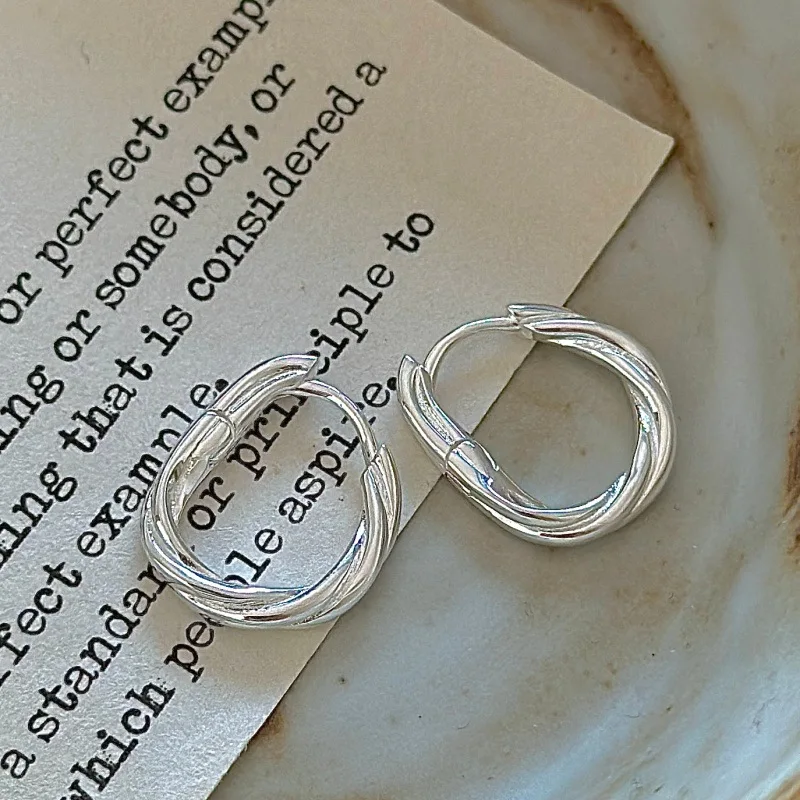 

[Cciris.Com] S925 Silver Twisted Wire Ear Cuff Japanese Vintage Minimalist Hypoallergenic Wholesale Dainty Jewelry for Women