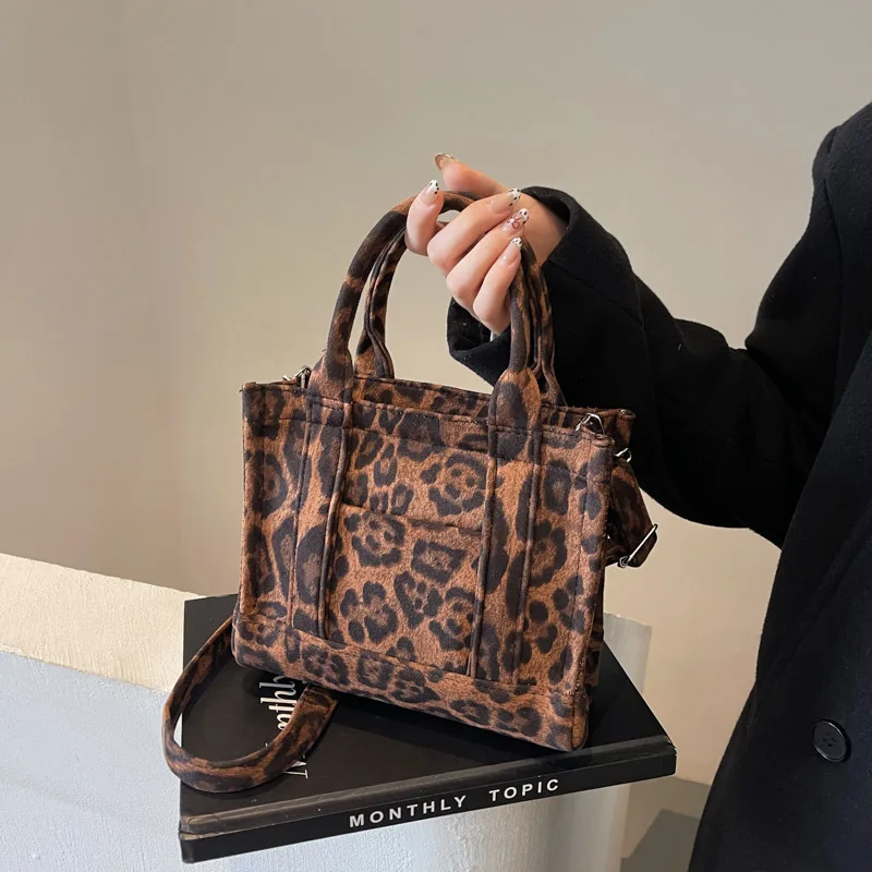 

Minimalist PU Leather Square Bag 2025, Large Capacity Crossbody Purse for Women, Multi-Way Shoulder Handbag, Casual Chic