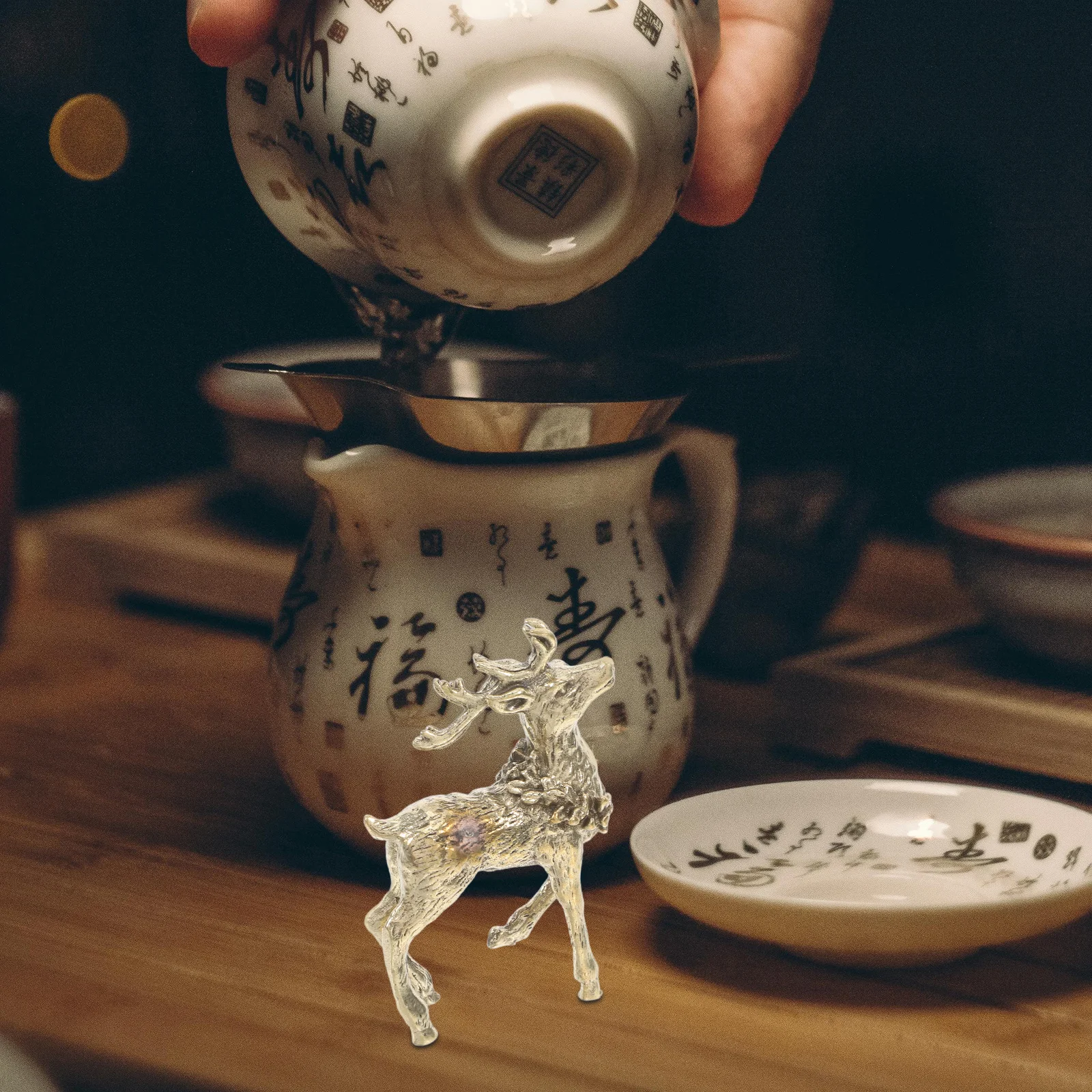 

Pure Blossom Deer Sculpture Luxury Desktop Ornament Living Room Office Decoration Golden Metal Deer Statue Lucky