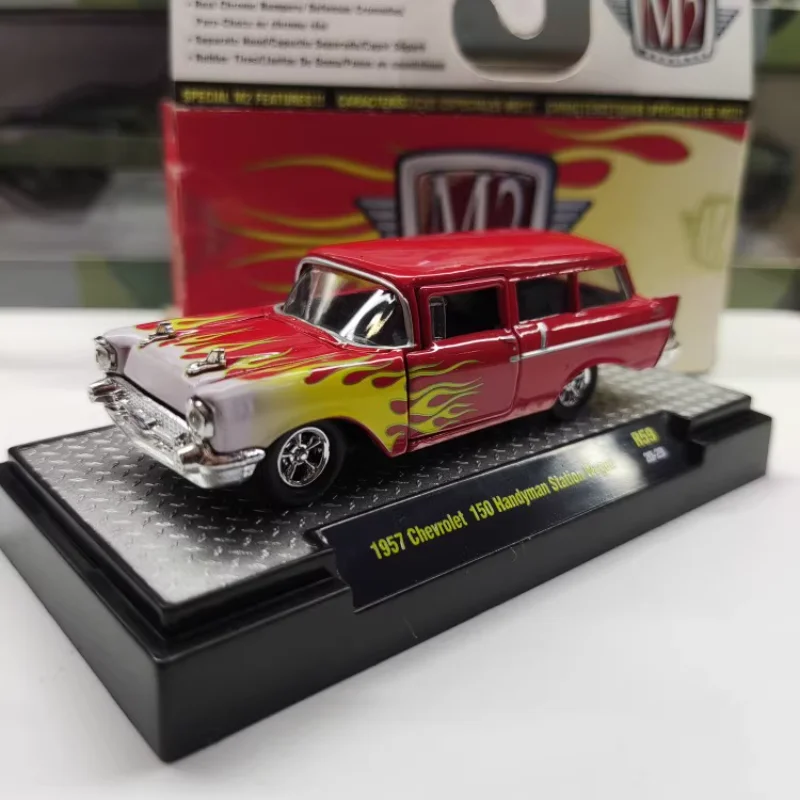 

Литой под давлением M2 масштаб 1/64 Chevrolet 150, легкая станция, универсал, ограниченная серия, модель автомобиля из сплава, Коллекционная игрушка, подарок, сувенирный дисплей