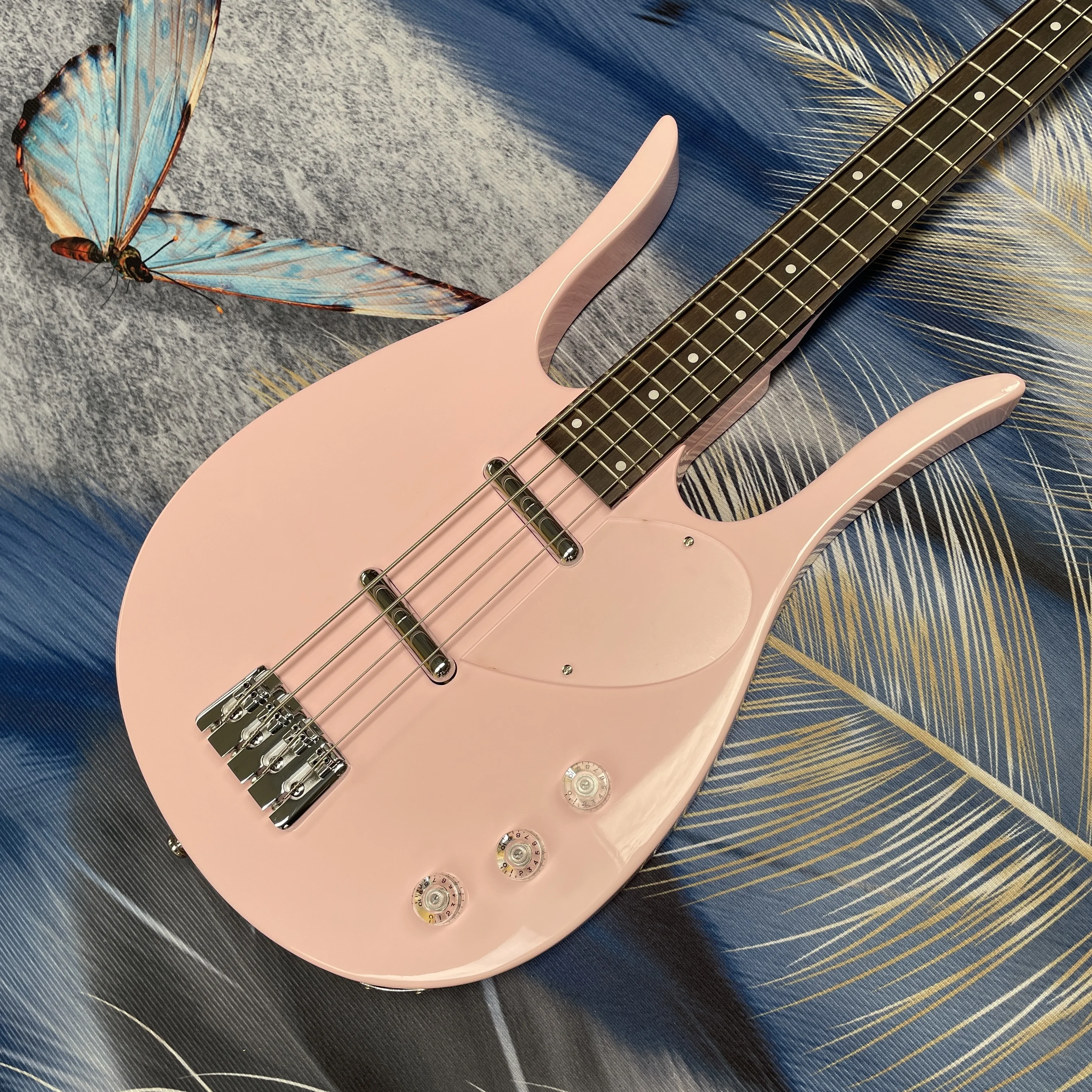4-string light pink long horn-shaped electric bass guitar, rosewood fingerboard guitars,essential for beginner girls guitarra.