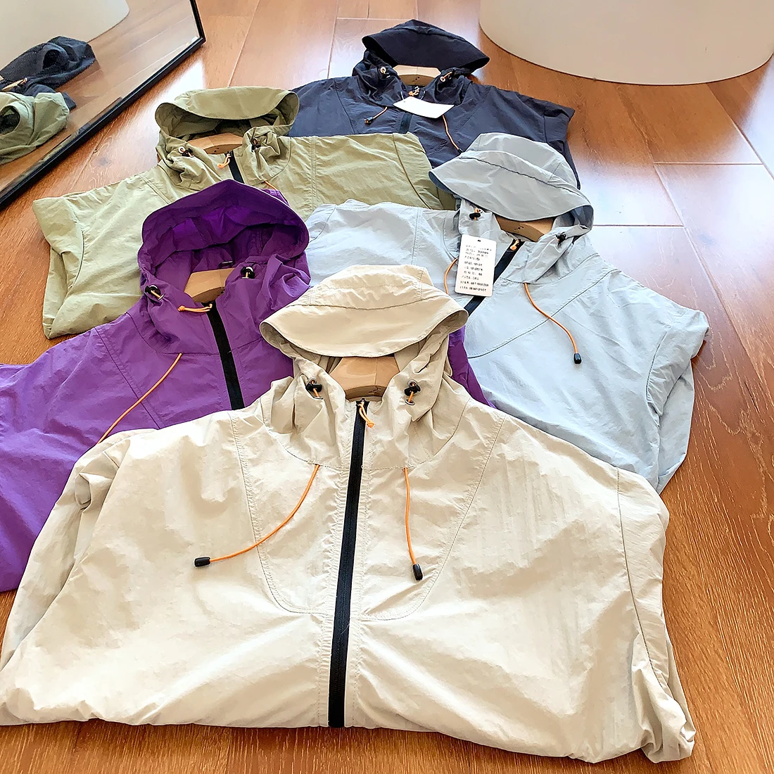 

Lightweight Breathable Men's Outdoor Sun Protection Jaet Hooded Skin irt Cool Urban Faion Long Sve Zipper Closure
