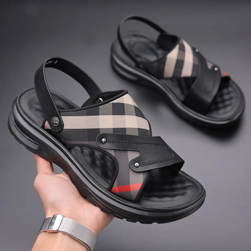 

2026 New Outdoor Casual Sandals Men's Slippers Dual Use Soft Bottom Beach Shoes Driver's Footwear Summer Fashion Sandals Men