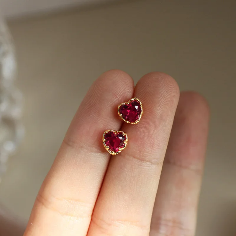 2026 New Love Sweet Zircon Women's Earrings Elegant, Simple, Exquisite, Niche Design Sense Fashion Temperament Jewelry