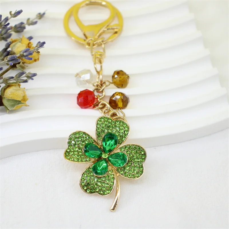 New Crystal keyring Rhinestone Car Keychain Female Creative Cute Flower Bag Pendant Four-Leaf Clover Key Chain