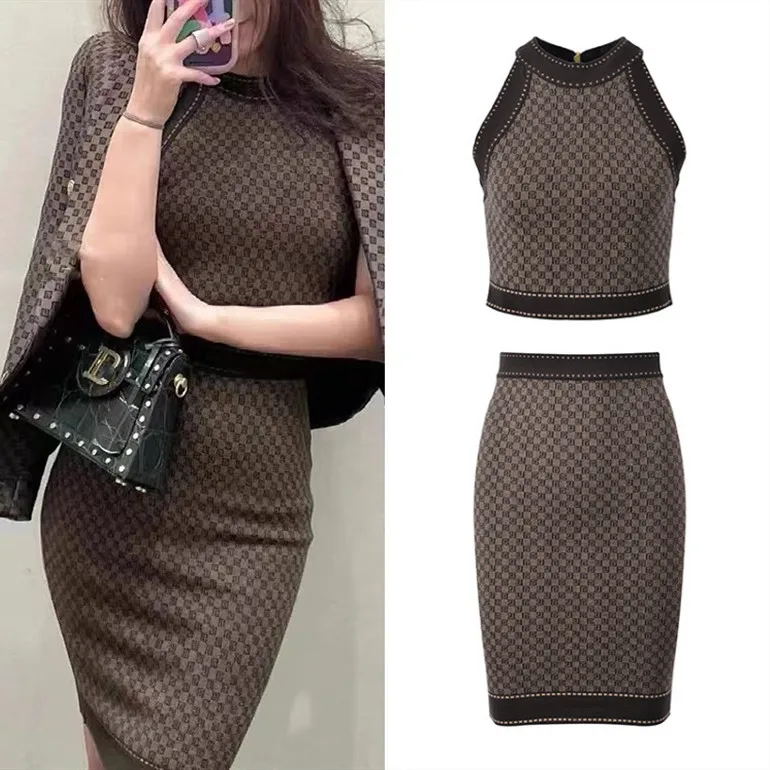 

Высококачественная версия, европейская вышивка букв, облегающий топ, жилет, сексуальная облегающая юбка, ансамбль