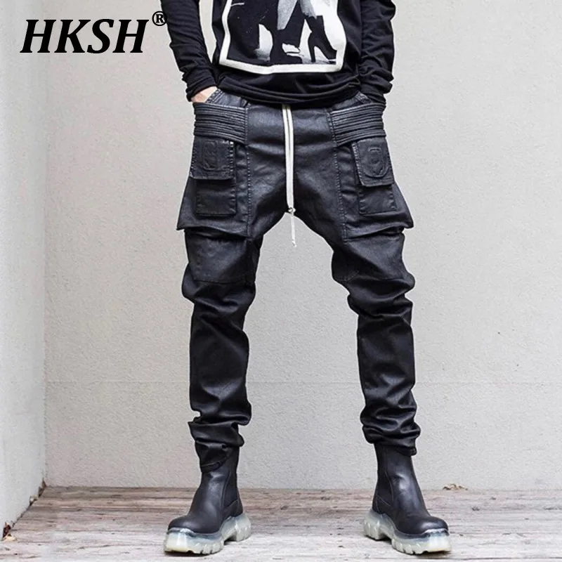 

HKSH Men's Tide Niche Design Dark Coating Waxed Loose Cargo Pants Casual Chic Punk Gothic Pockets Fashion Overalls New HK0129