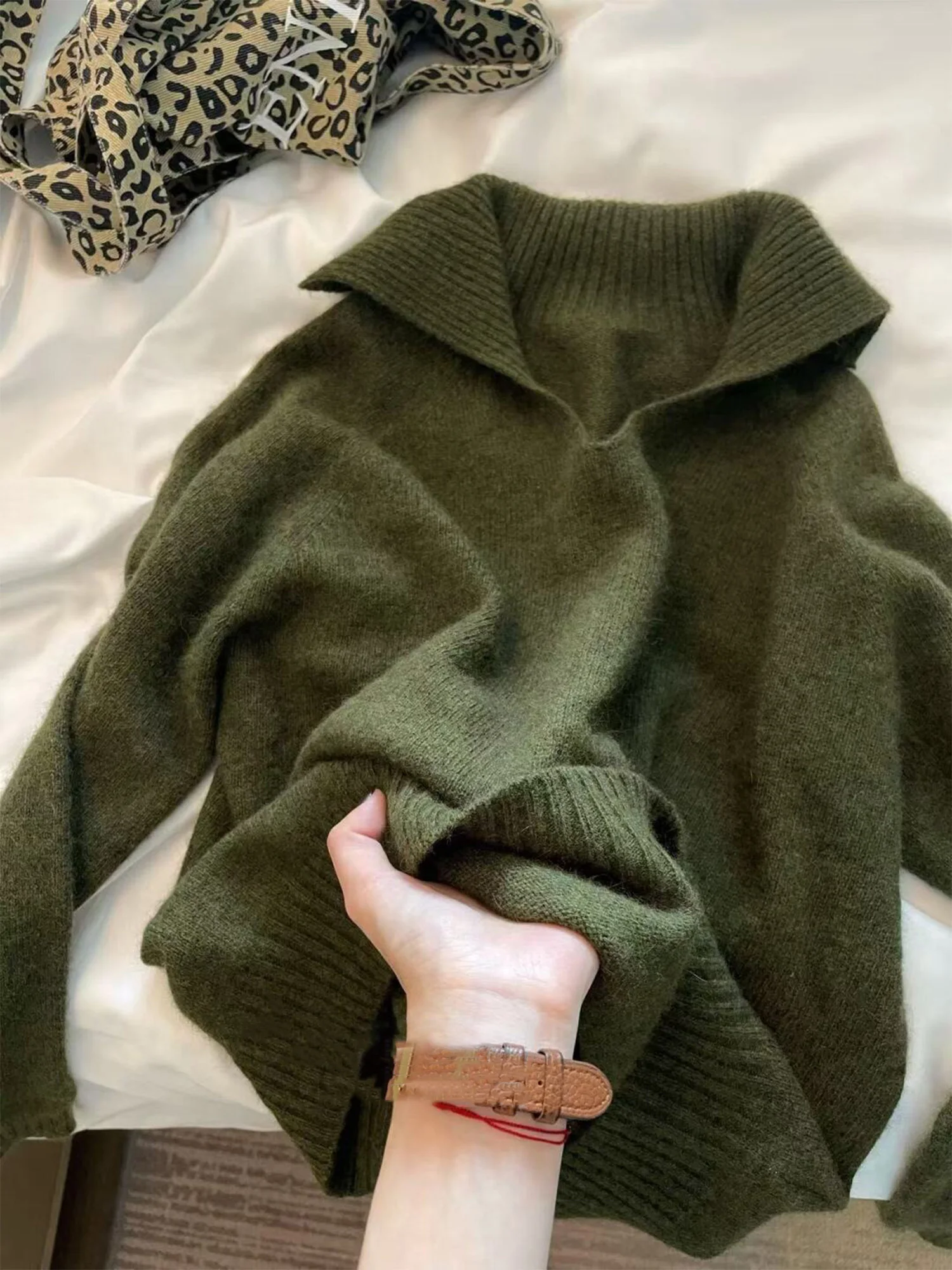 

Зеленый шерстяной свитер, женский вязаный топ с лацканами и V-образным вырезом, зимний ленивый стиль, новинка