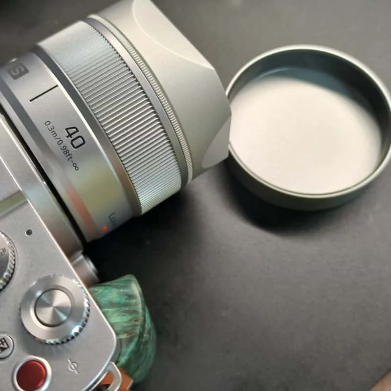 Brandneue quadratische Metall-Gegenlichtblende mit Metallkappe für Panasonic LUMIX S 40mm F2 L-Mount – Schraubverschluss-Design / Unterstützt UV-Filter – Detail 6