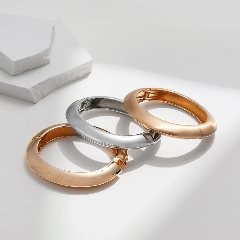 Simple Style Alloy Bangle for Women Charms Metal Bracelet Jewelry Festival Gift