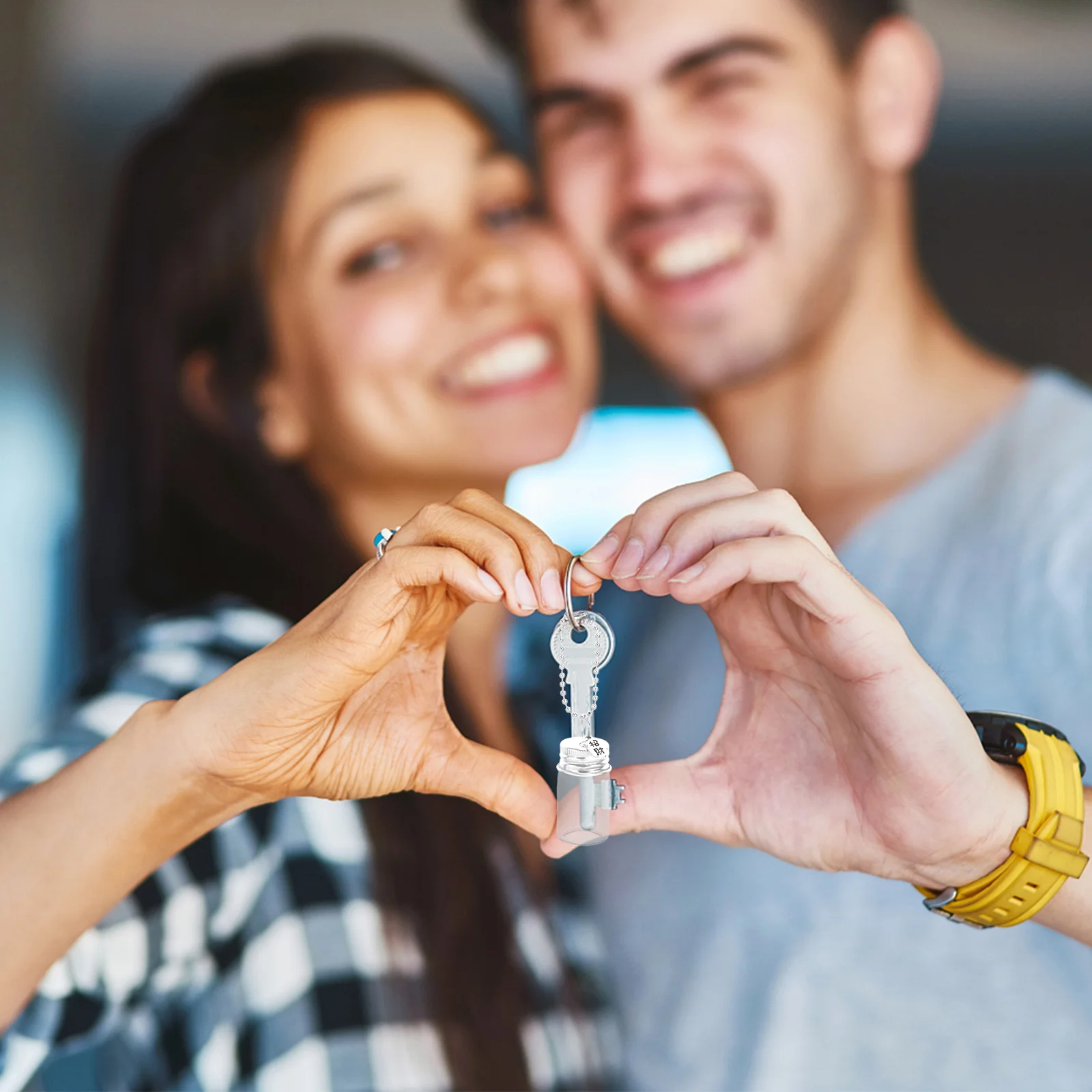 

6Pcs Mini Glass Bottles 7Ml Clear Tiny Jars with Metal Keychain - Wish Bottle Charms for Wedding Favors Travel Decorative Crafts