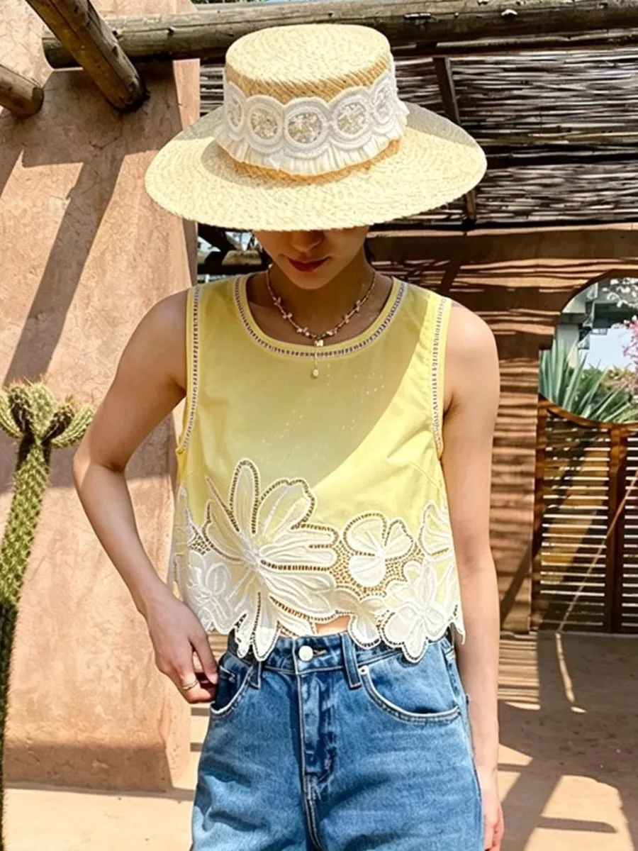 

Elegant Hollow Embroidery Summer Sleeveless Tank Top For Women Solid Lace Splice Short Blouses Vest Shirt Vacation Style
