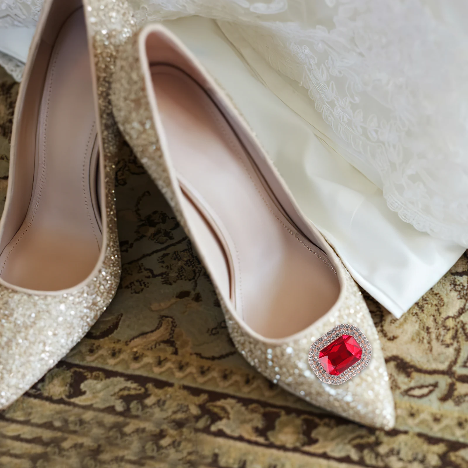 

Shoe Toe Decorations Rhinestone Clips Detachable Red Buckle Wedding Accessories Crystal For Bridal High Heels Shoes Charm Shoe