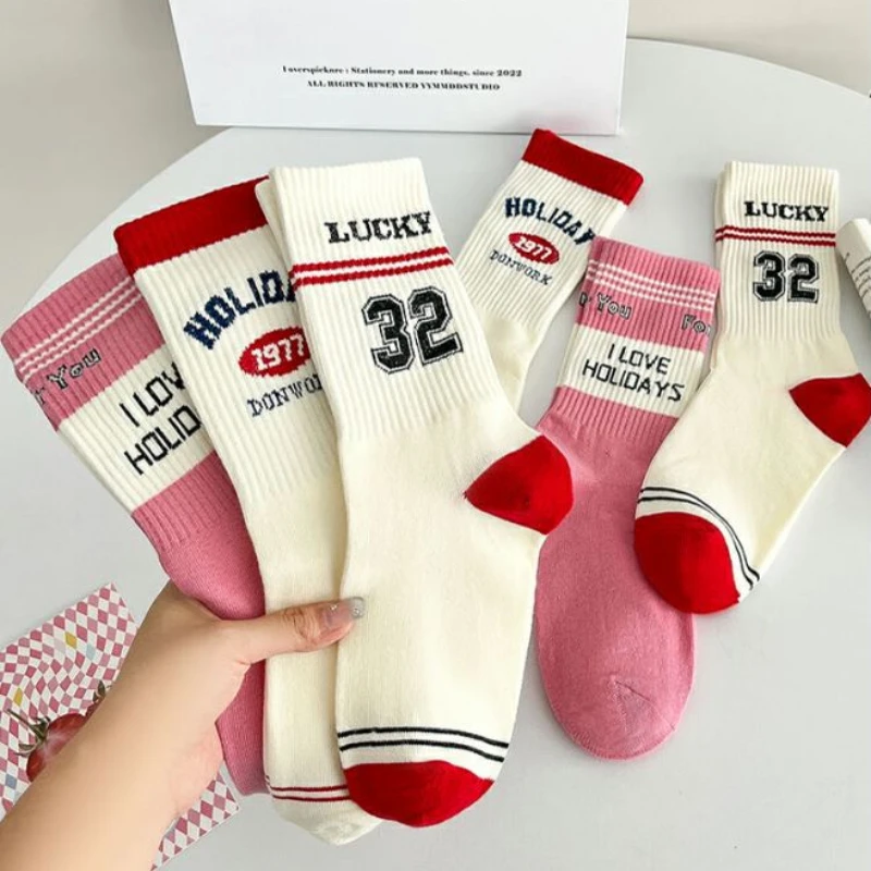 คู่ Simple Letter กีฬาถุงเท้าน่ารักถุงเท้าผู้หญิงกีฬาญี่ปุ่นและ Casual แฟชั่นถุงเท้าผู้หญิงถุงน่องอุ่น