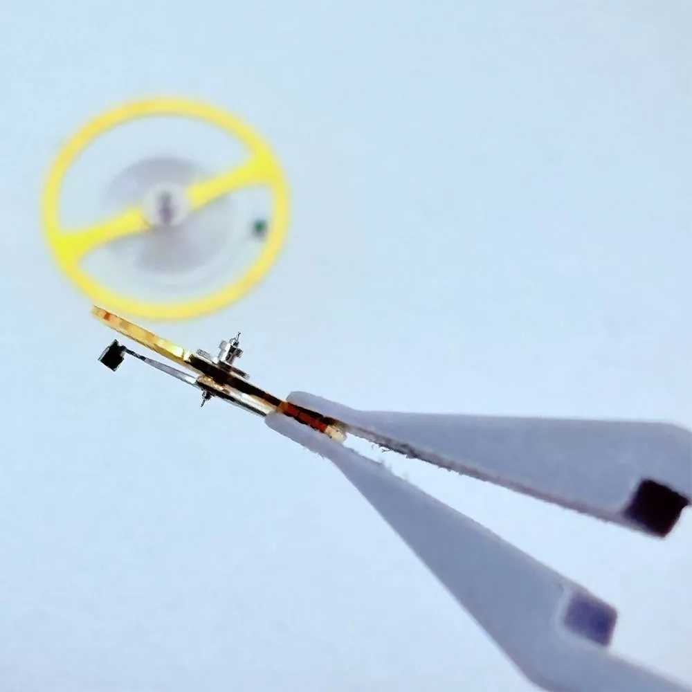 시계 액세서리: 새로운 일본 9015 무브먼트, 밸런스 휠, 헤어 스프링 포함 풀 스윙