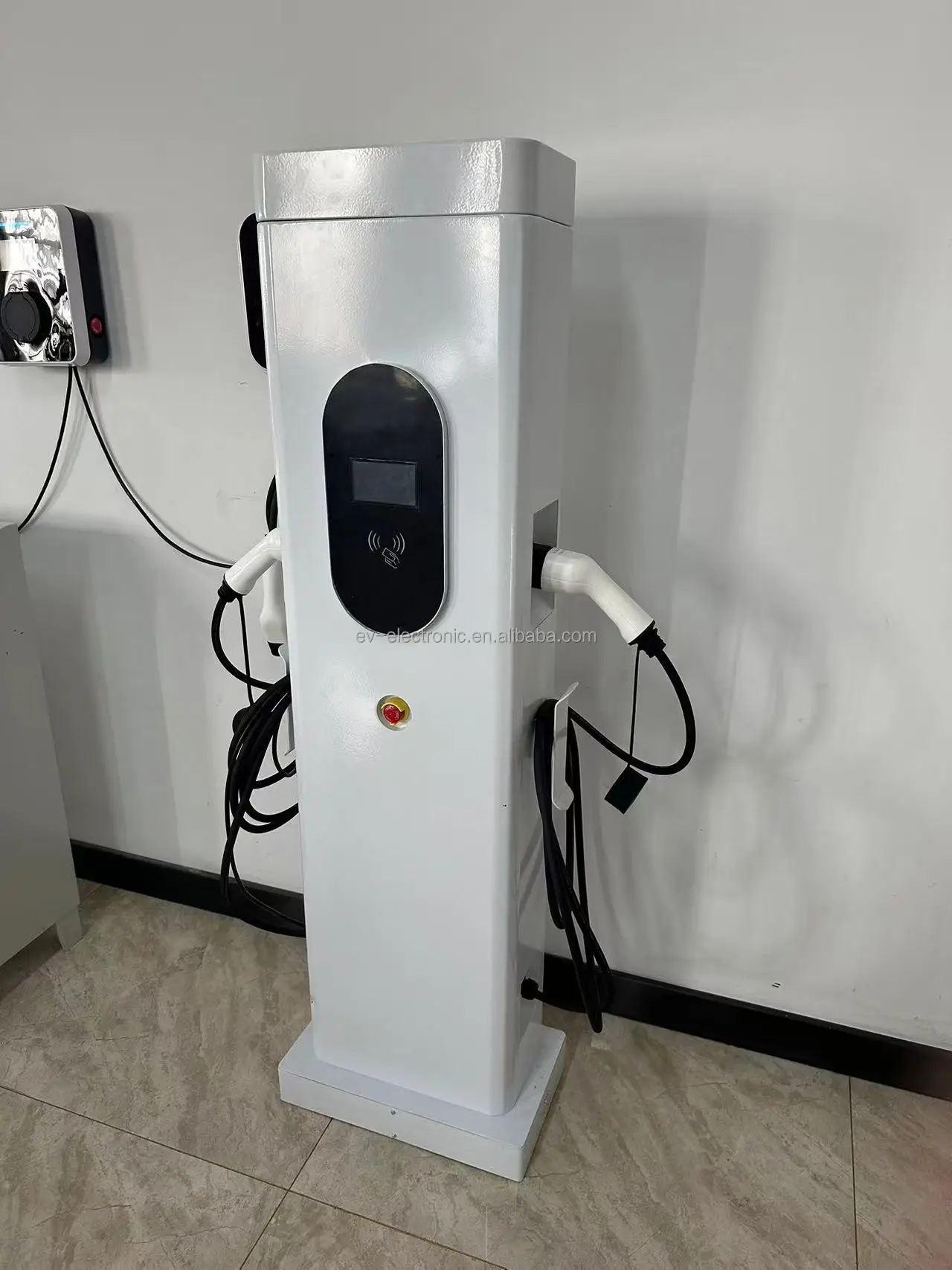 

3 Phase 14KW 22KW 44KW AC EV Charger Dual Gu n Floor Mounting Electric Power Charger 32A EV Car Charger Station