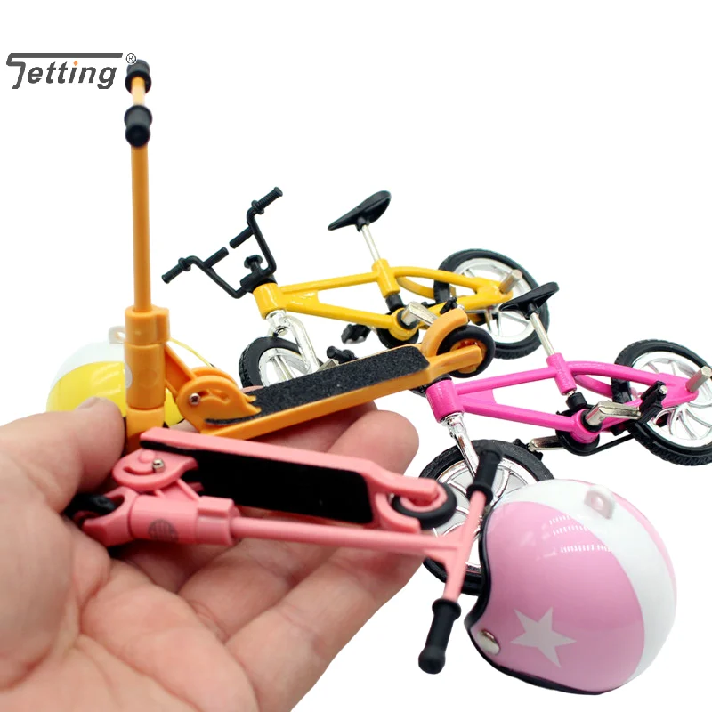 Kids Outdoor Doll House - Miniatur rumah boneka, helm skuter simulasi