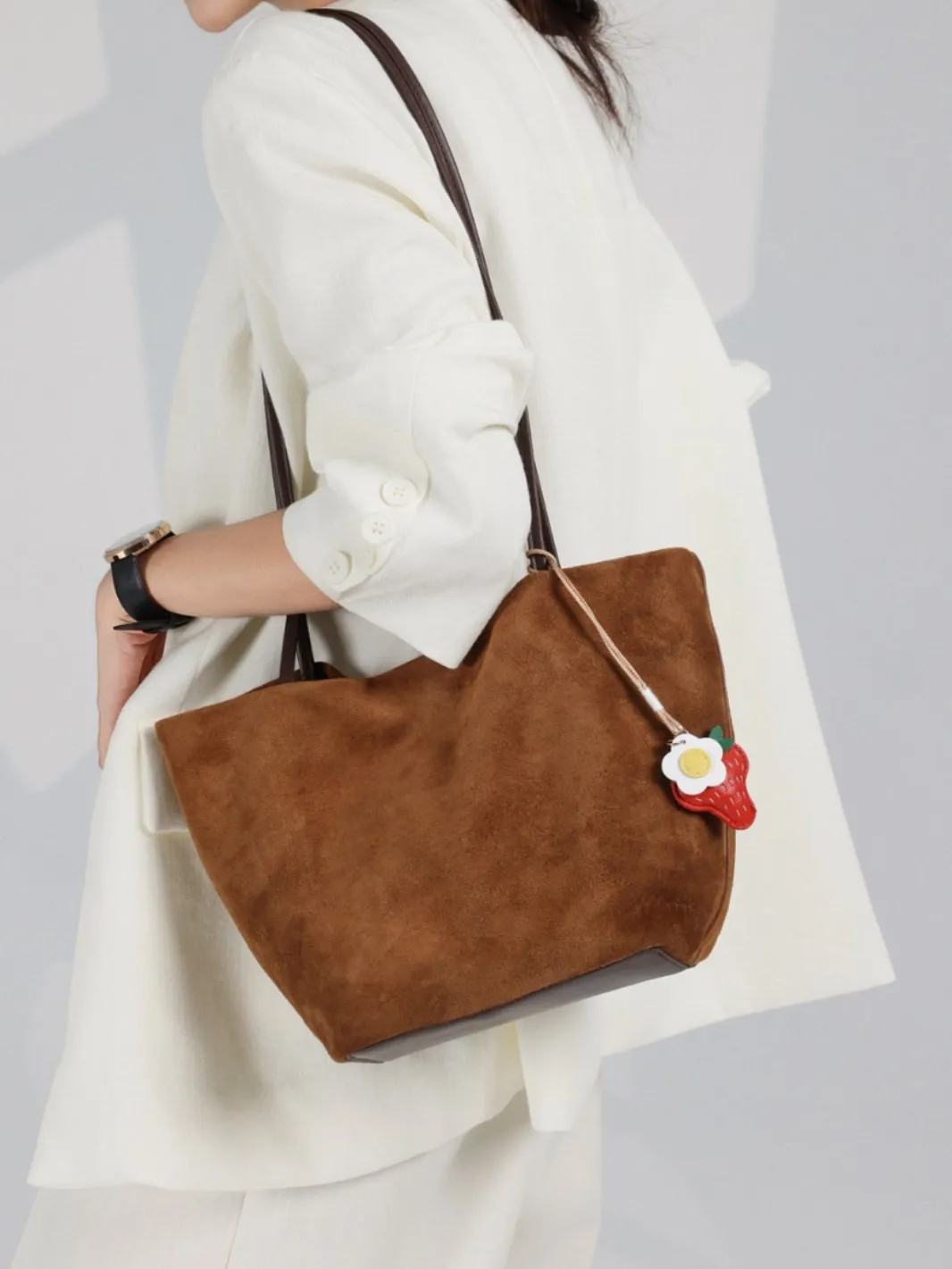 

Кожаная женская сумка-тоут, новинка 2025, большая сумка из овчины Capaci, ленивая сумка на плечо, сумка для подмышек, повседневная простая сумка