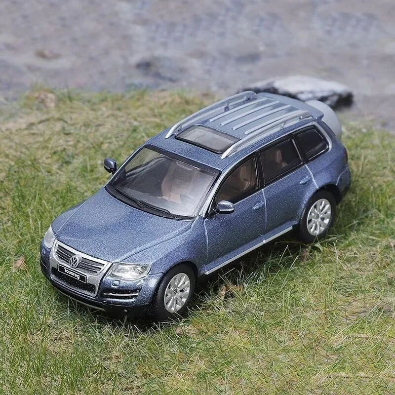 1:64 Touareg R50 SUV Alloy Car Model Diecast Metal Classic Vehicle Car Model Miniature Scale Simulation Collection Kids Toy Gift
