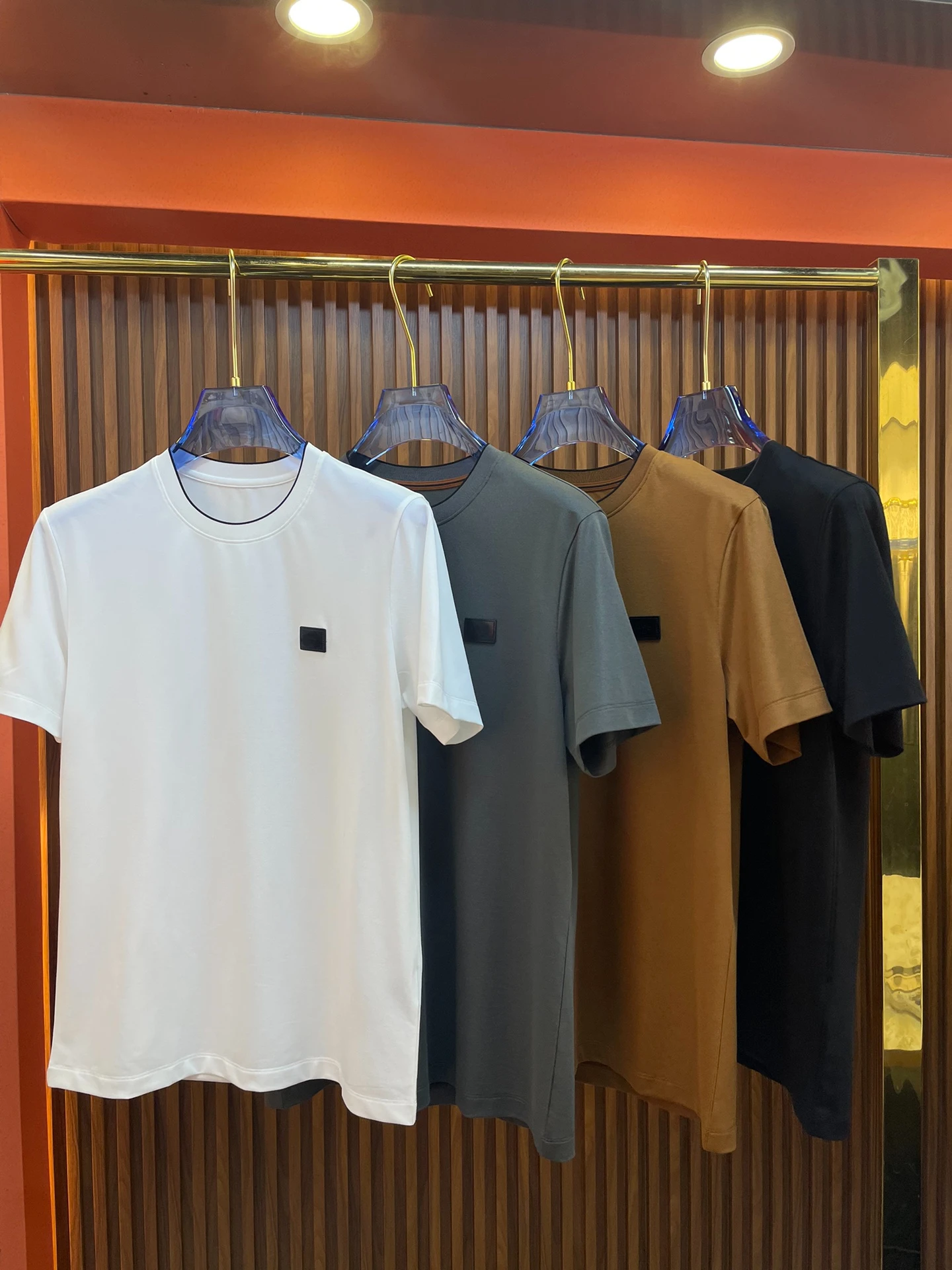 2024 Spring/Summer New Men\'s Short sleeved Round Neck Leather Decorative Cotton High Quality Business Casual Top