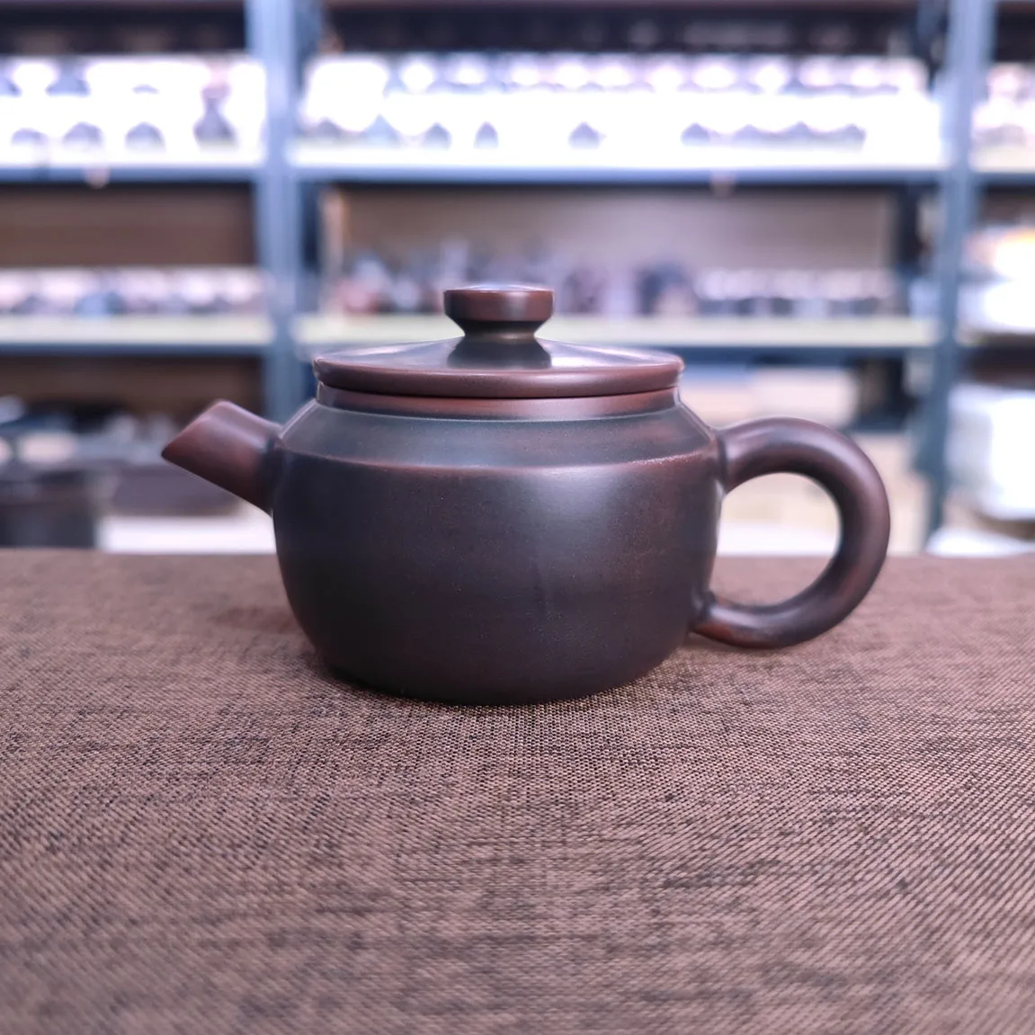 Mini Hand Throwing Bronze Big Mouth Teapot with Qinzhou Nixing Tao Pottery Clay 120cc Puer Tea Black Tea Not Jianshui Teapots