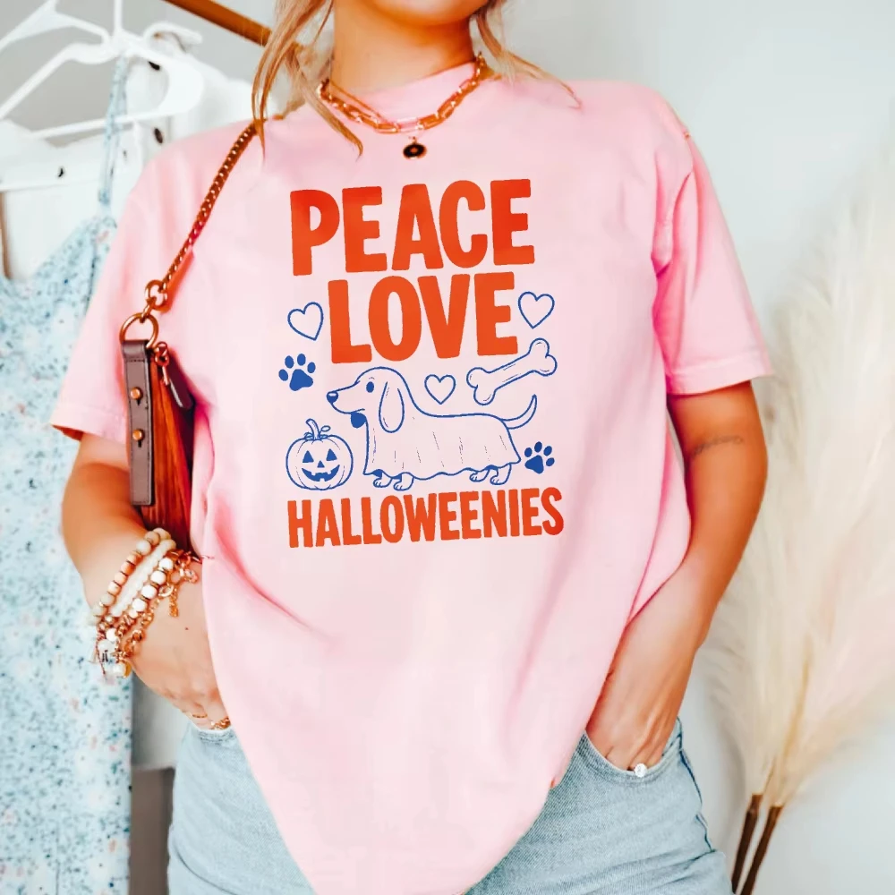 Halloweenie Dachshund T-Shirt Funny Wiener Dog Halloween Tee Pumpkin Costume Shirt Dog Mom Halloween Gift Weenie Dog Mom Tshirt
