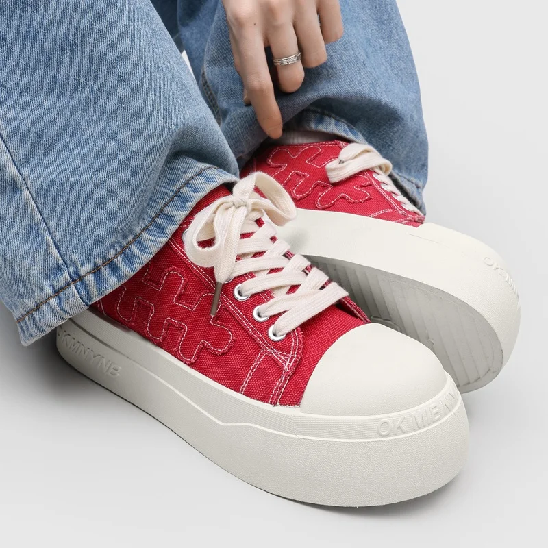 Men Canvas Sneakers Breathable Lightweight Non-Slip Casual Vulcanized Skateboard Shoes for Outdoor Walking Daily