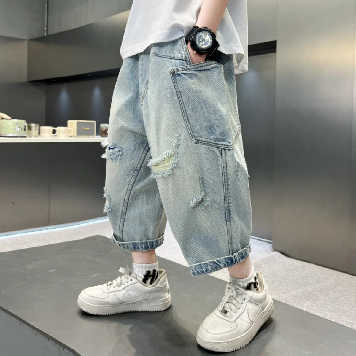 Jeans corti strappati alla moda per bambini alla moda per ragazzi High Street Bambino adolescente Nuovi pantaloni estivi in denim alla caviglia con foro rotto