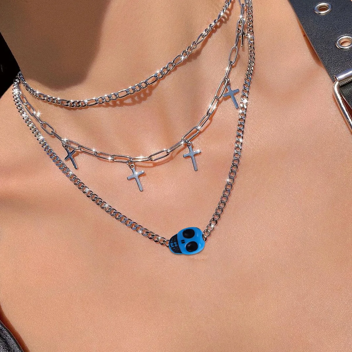 

100Pcs Halloween Skull Pendants Durable Plastic DIY Pendant Accessories for Party Jewelry Making Keychains Bracelets