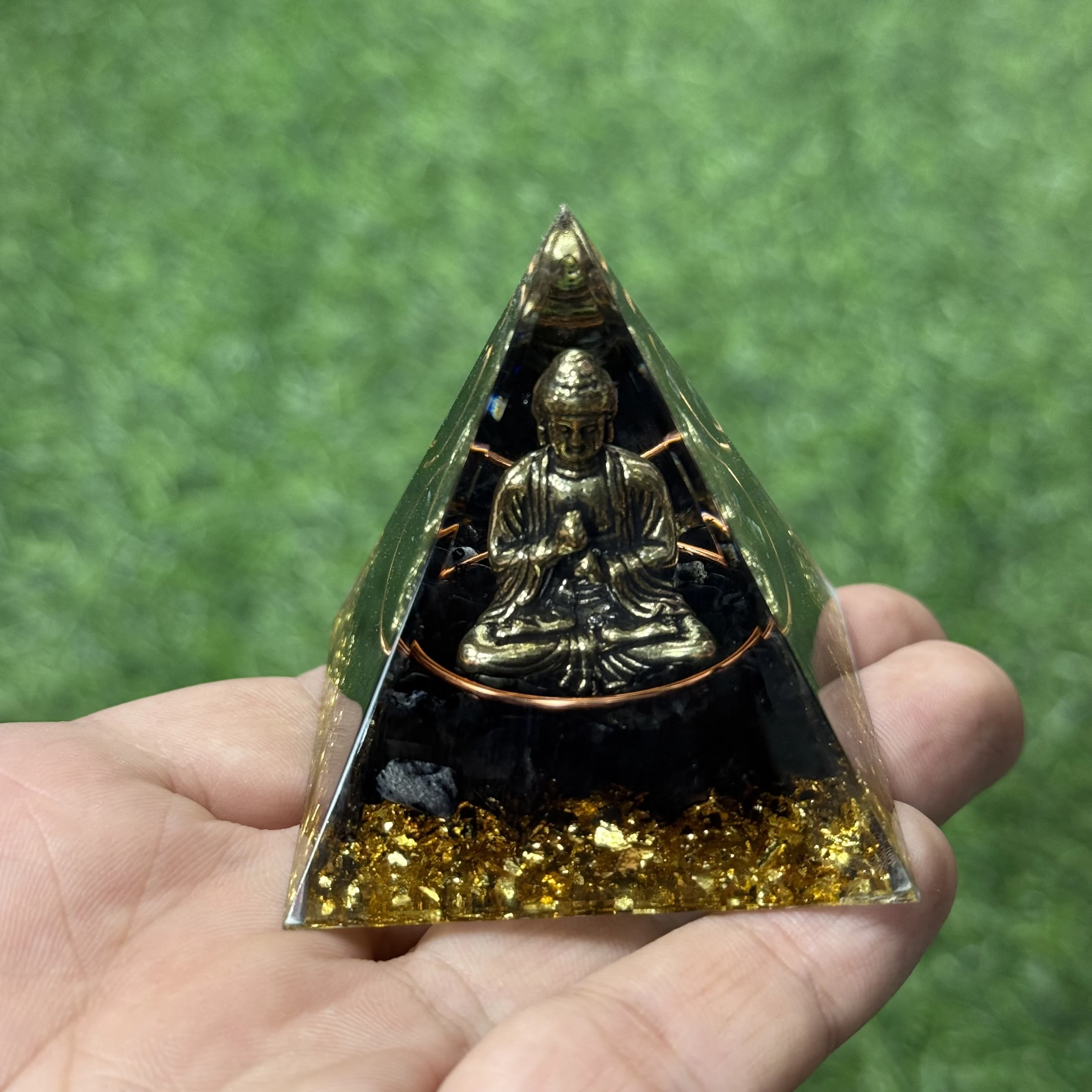 1 unidad de Buda con pirámide de orgono de obsidiana, estatua de Buda, pirámide de orgono, pirámide de cristal de piedra de obsidiana, adornos de escritorio para el hogar