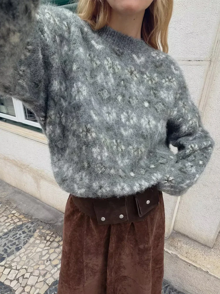 

European and American style 2025 winter new arrivals women's clothing round neck long sleeve jacquard knit sweater