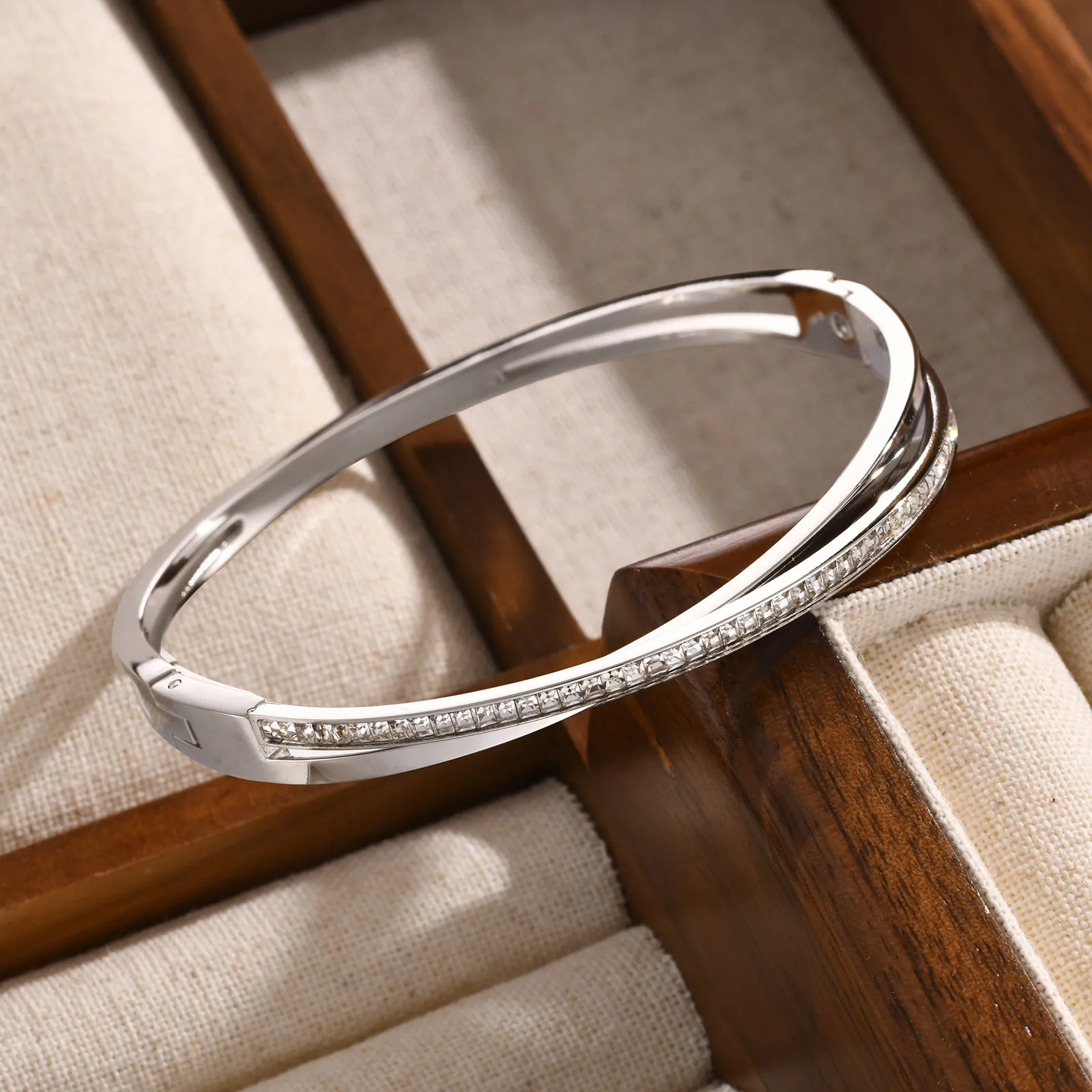 Trendy Gekreuzte Zirkonia Steine Armreifen Frauen Mädchen Edelstahl Layered Manschette Hand Armbänder Schmuck Zubehör – Detail 5
