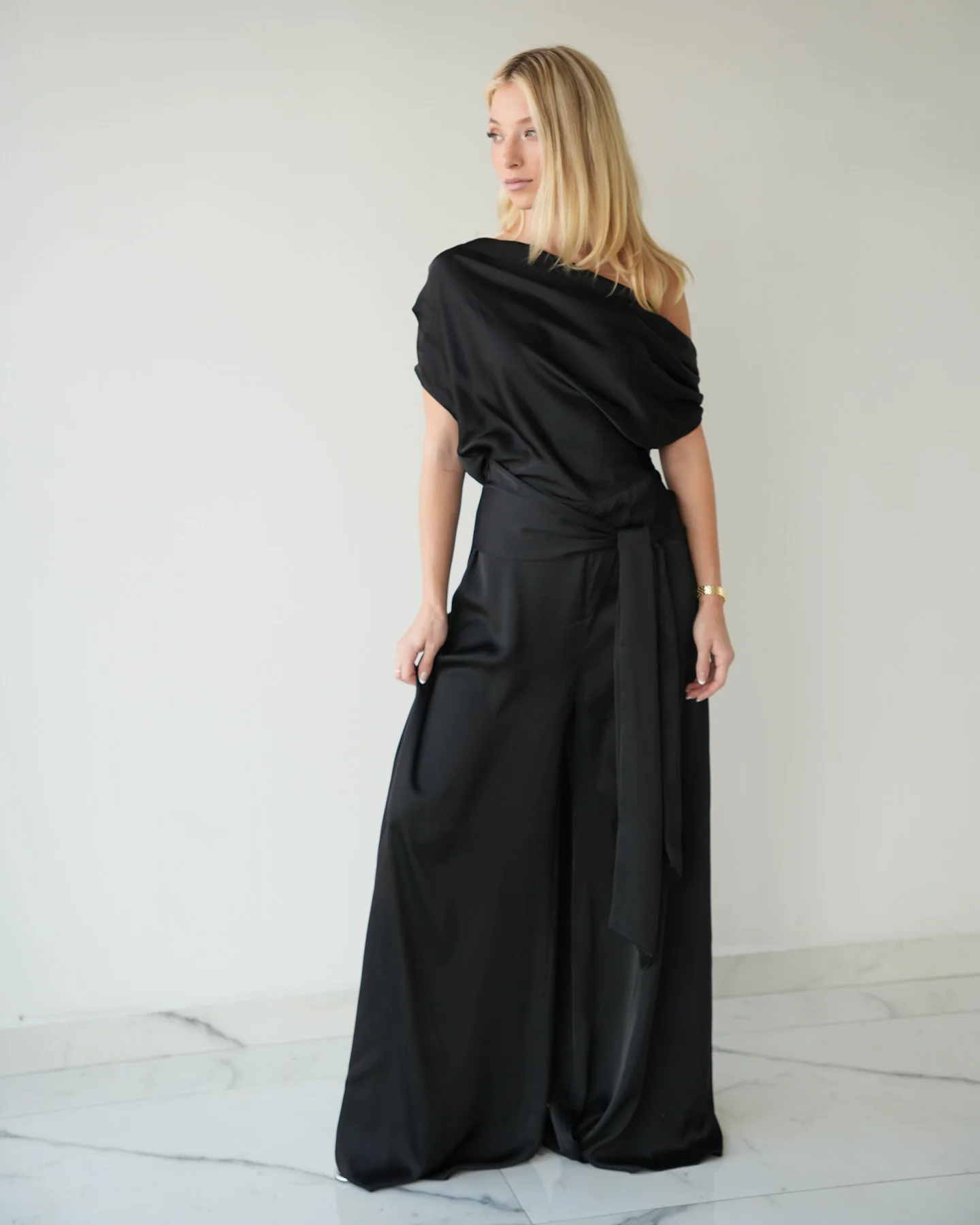 

Customized Temperament One Shoulder Pleats Evening Dresses Graceful Short Sleeves Jersey Black Vestido De Festa Robe de soirée