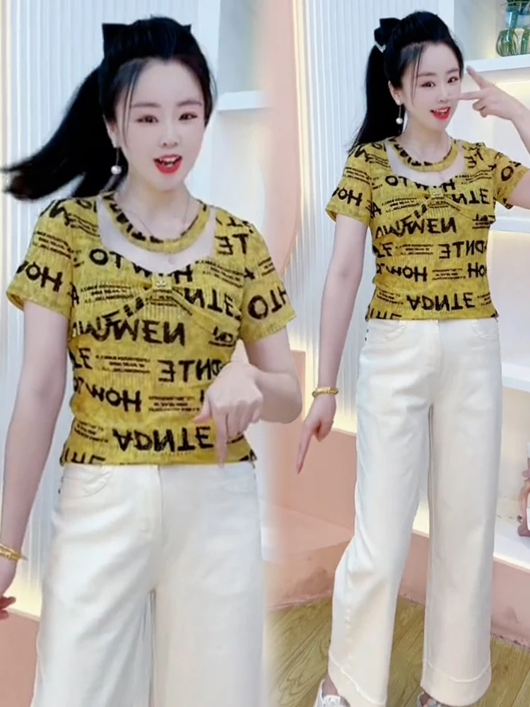 Damska koszulka z okrągłym dekoltem, z nadrukiem liter, letnia, modna, anty-agingowa, maskująca niedoskonałości, uniwersalna.